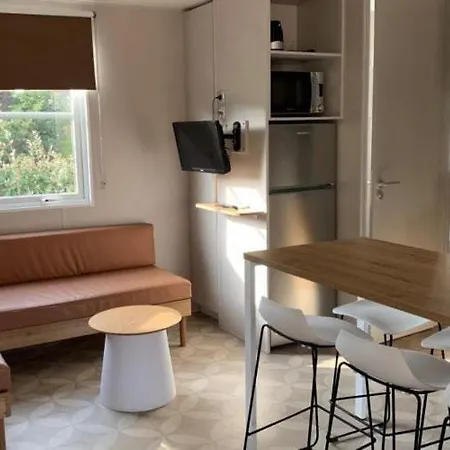 Casa de Férias Mobile Prestige With 3 Bedrooms In With Air Conditioning Sérignan