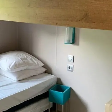 Mobile Prestige With 3 Bedrooms In With Air Conditioning *
